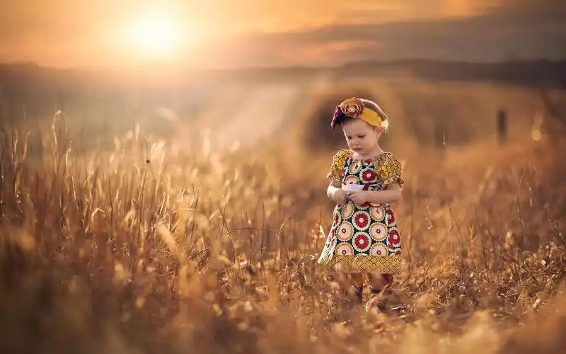 小女孩壁纸图片