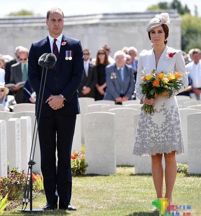 昨日,查尔斯王子与威廉王子夫妇抵达比利时,开始了为期两天的访问之旅