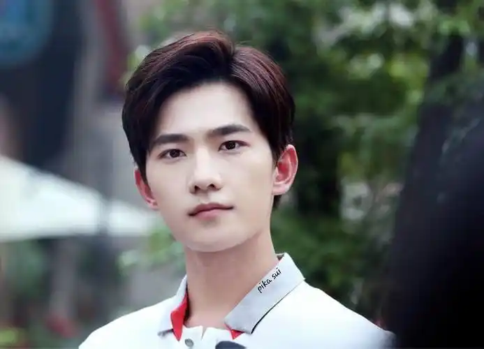 "最美丹凤眼"男明星:躲过了邓伦,避开了陈立农,却遇到了他!