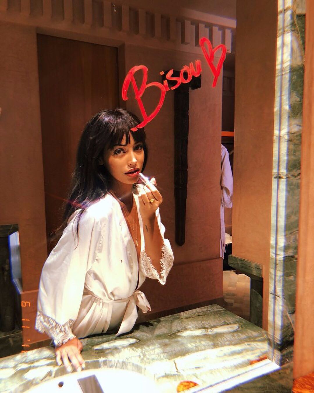 只因被贾斯汀·比伯点名,19岁女孩从保姆逆袭成超模!_cindy