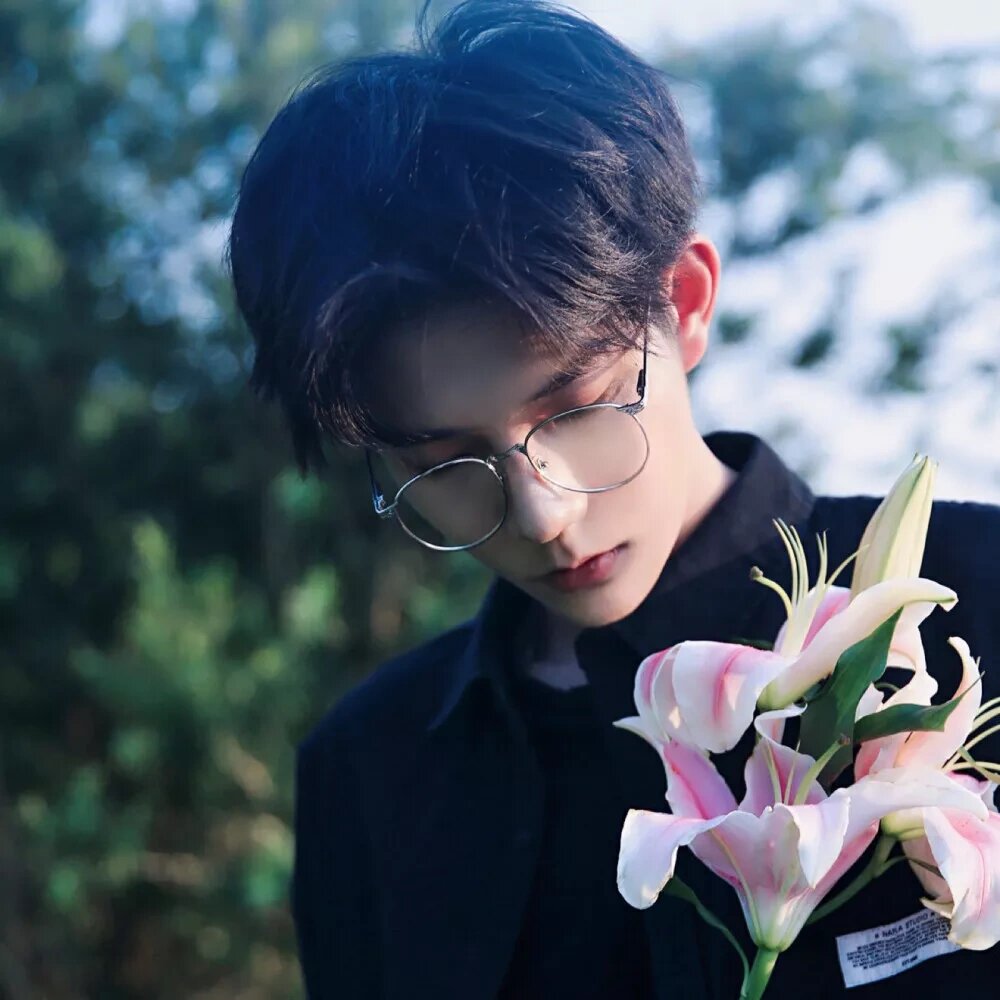 男生头像冷酷帅气侧脸真人