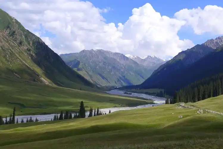 自驾大美新疆之三:昭苏和夏塔风景区