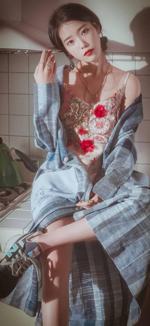 ins风壁纸丨愿你相对辛苦 但绝对优秀