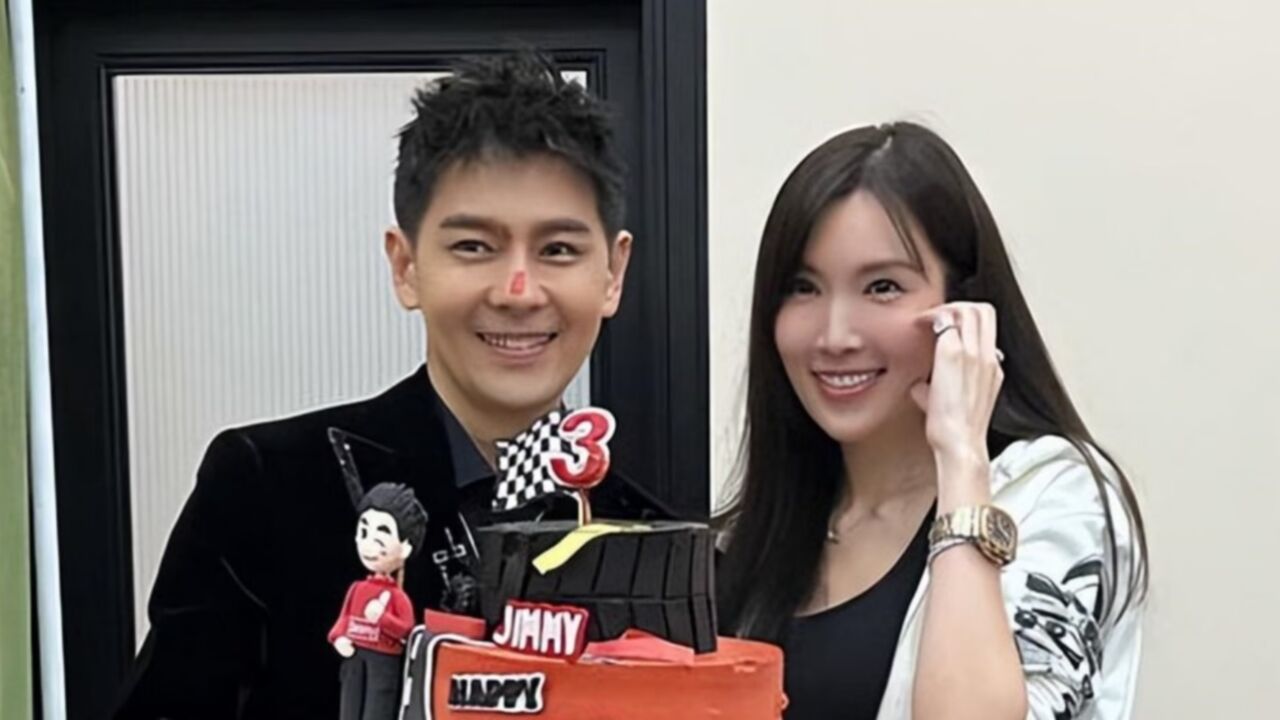 林志颖带老婆现身披哥成团夜,身材发福为人亲和,陈若仪长腿醒目