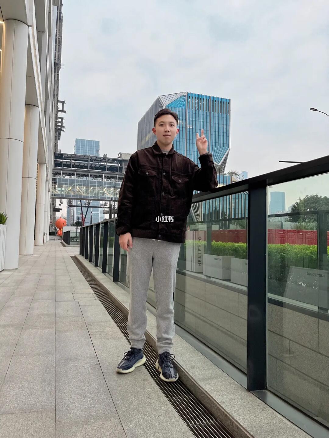 好烦男生拍照手势有啥咧