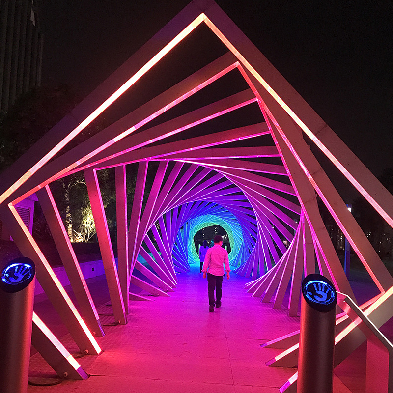 时光隧道互动时空隧道人体感应光随人动音乐同步时空门隧道景观灯