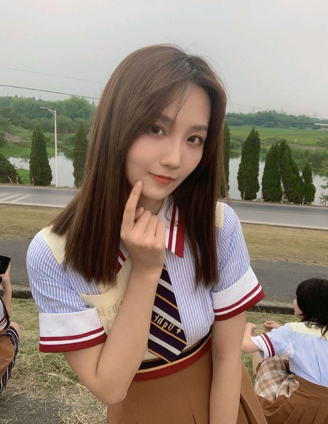 组图:刘力菲清纯写真照,素颜出镜,好有气质!