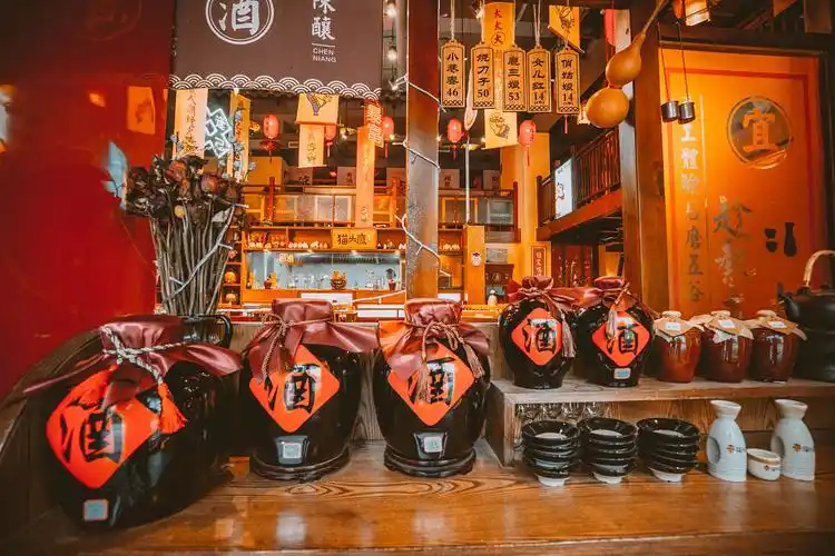 卢克设计 | 猫头鹰小酒馆——小酒·轻食·浅唱