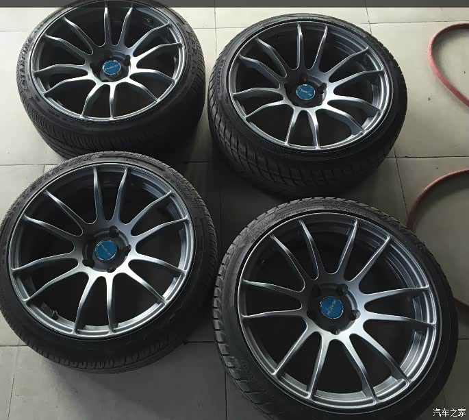 5x114.3 et35 18x8.5j  只是轮毂,不包括轮胎  有小剐蹭