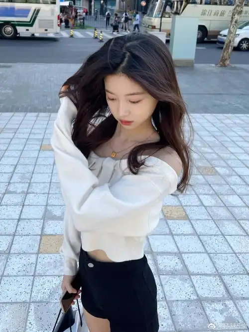 现在才反应过来,我没有发过这组照片… #于anna #于士涵