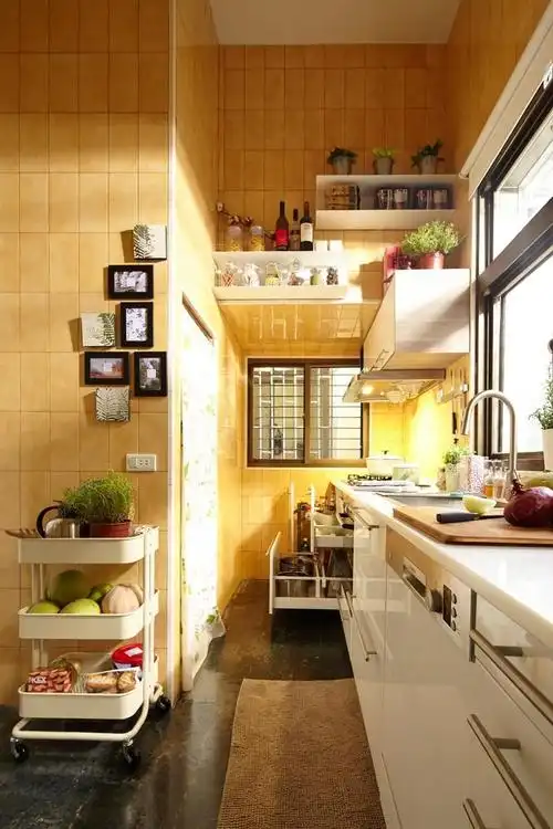 厨房里有许多等待开发利用的角落,例如墙面就是!