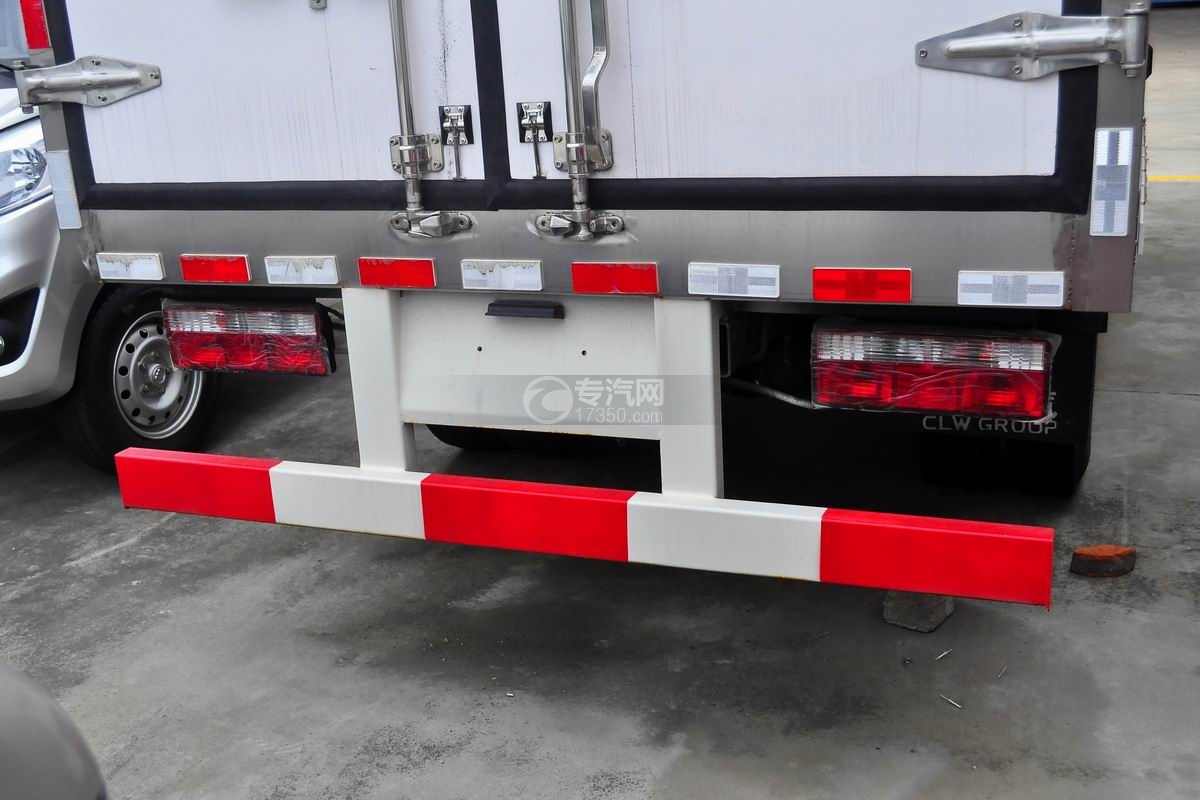 江淮帅铃国五冷藏车后防护栏