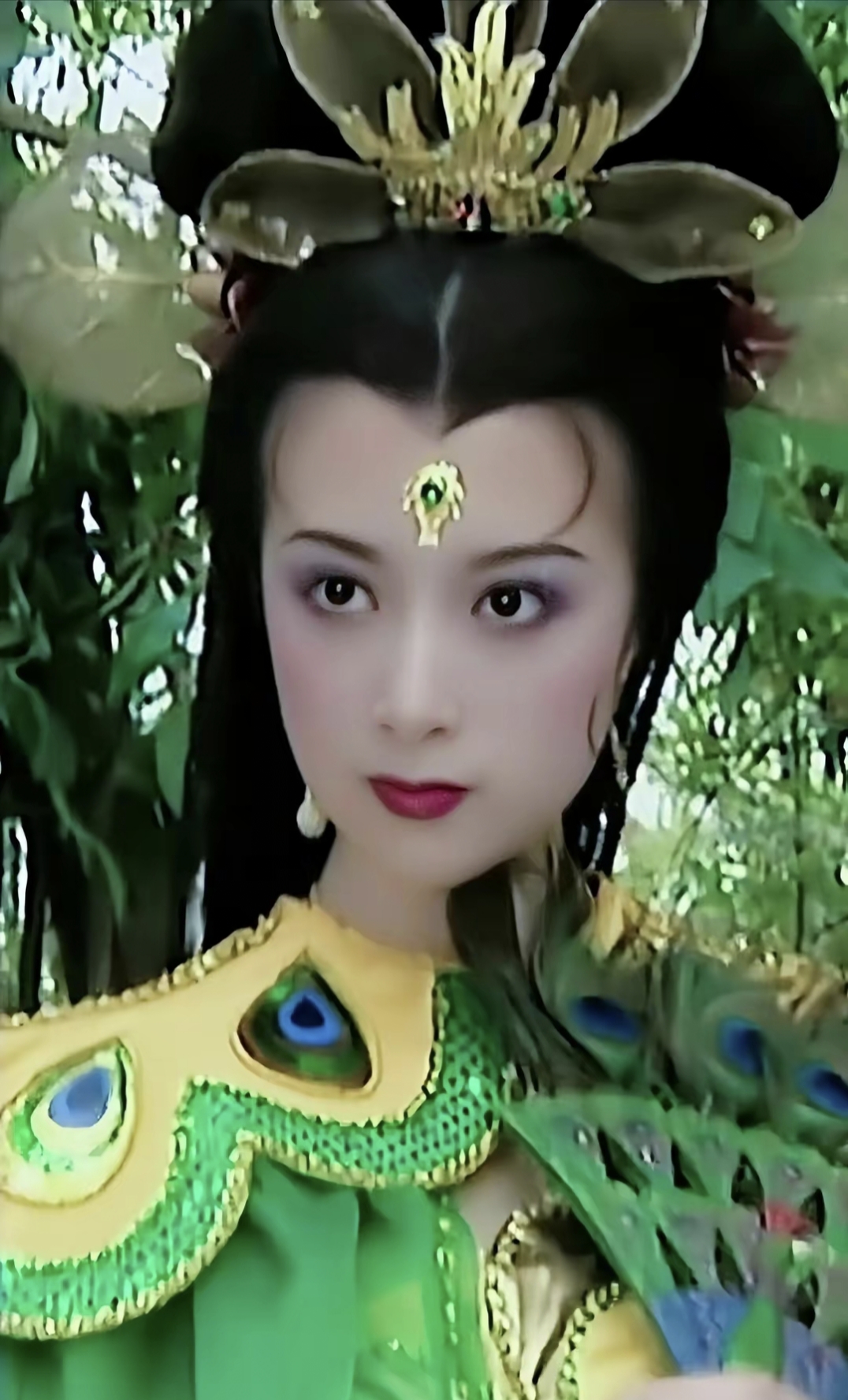 金巧巧年轻时确实很美,当时的孔雀公主惊艳众人.