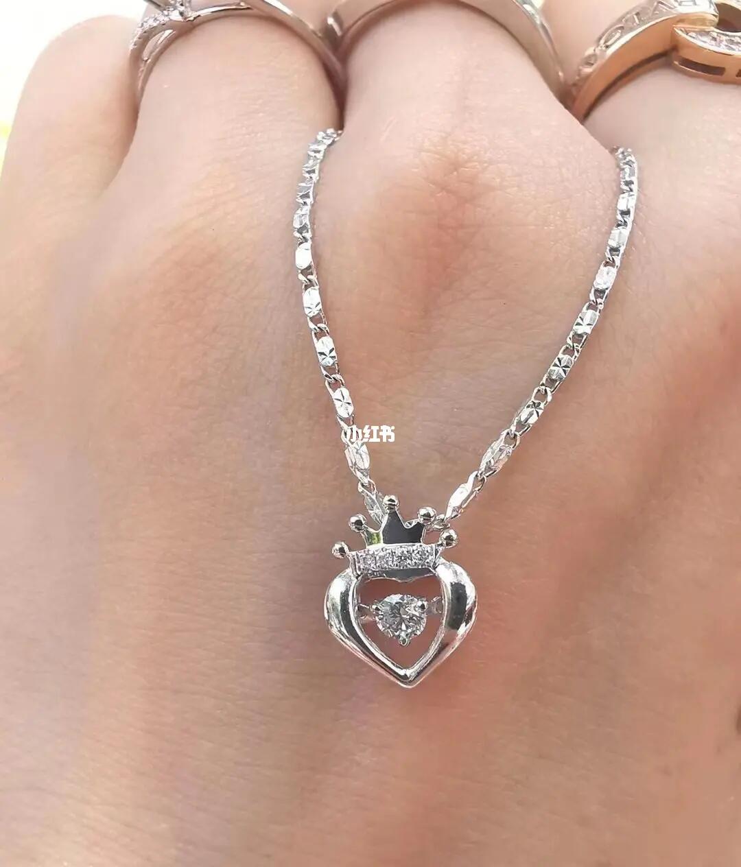 周大生18k白金钻石项链/锁骨链 主钻10分 围镶碎钻10分