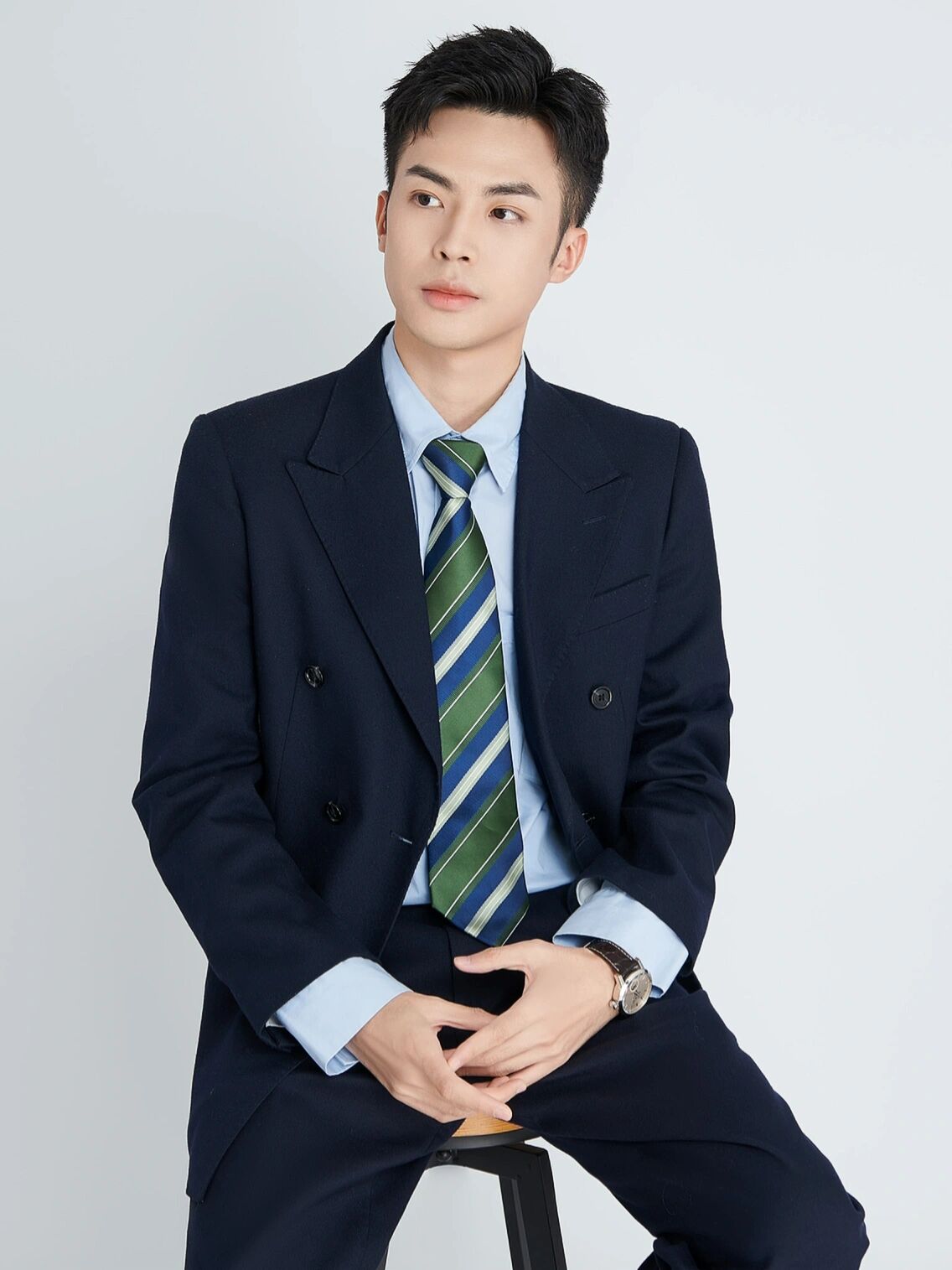 28岁男生职业形象照 9828岁男生职业形象照怎么拍?