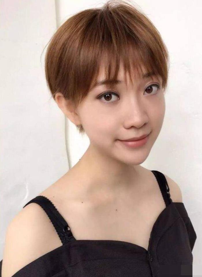 长脸女生适合的发型10款长脸适合的短发