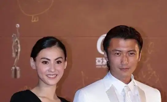 张栢芝澳洲被捕获开心合照谢霆锋同在当地网友期待前夫妻合体