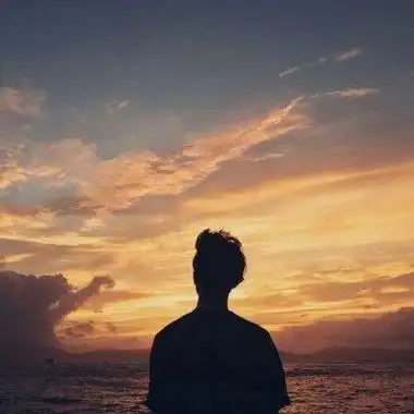 夕阳头像男生高清好看的男生侧影黄昏头像