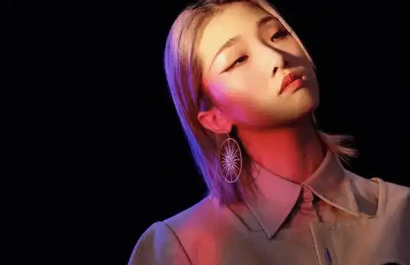 这次揭露引发了网络热议,众多前队友及《创造101》导师黄子韬纷纷力挺