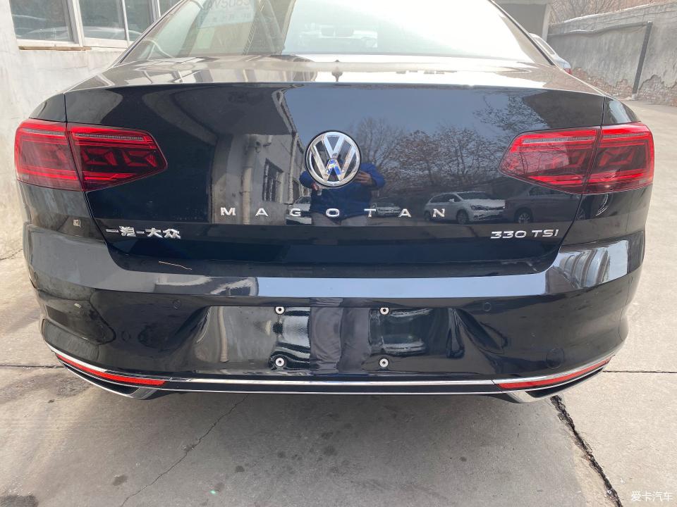 大众下面带字母的迈腾