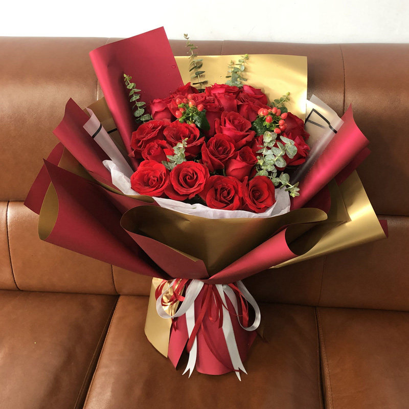 21朵红玫瑰花束轻奢红金包装长春情人节鲜花速递同城鲜花速递同城