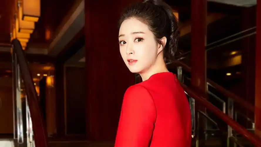 美女演员蒋欣时尚写真