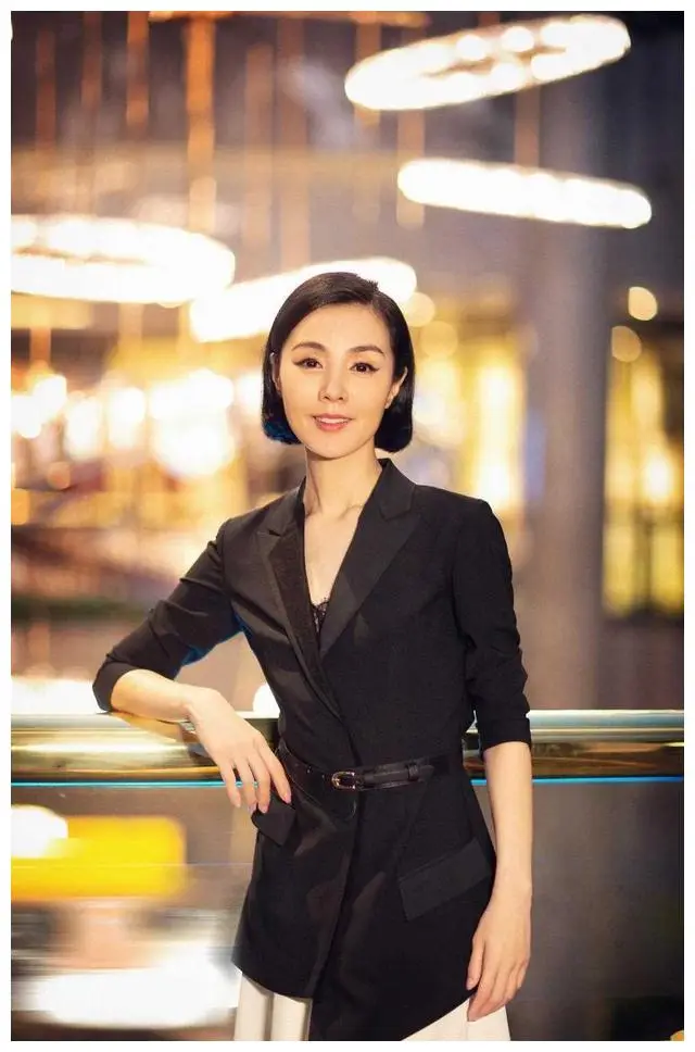 戏外守身50年,赤裸上阵不再,谁是这位没对下面的50岁女演员?