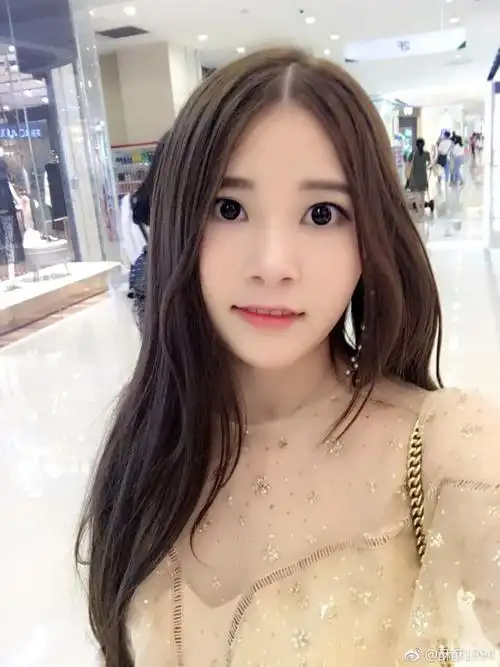 斗鱼一姐酥酥入驻企鹅电竞520比张大仙688更有牌面