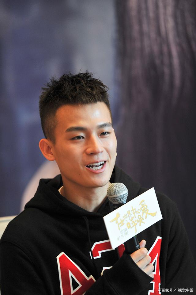 谢霆锋的前女友马思纯和欧豪,就是这样一对曾经的金童玉女.