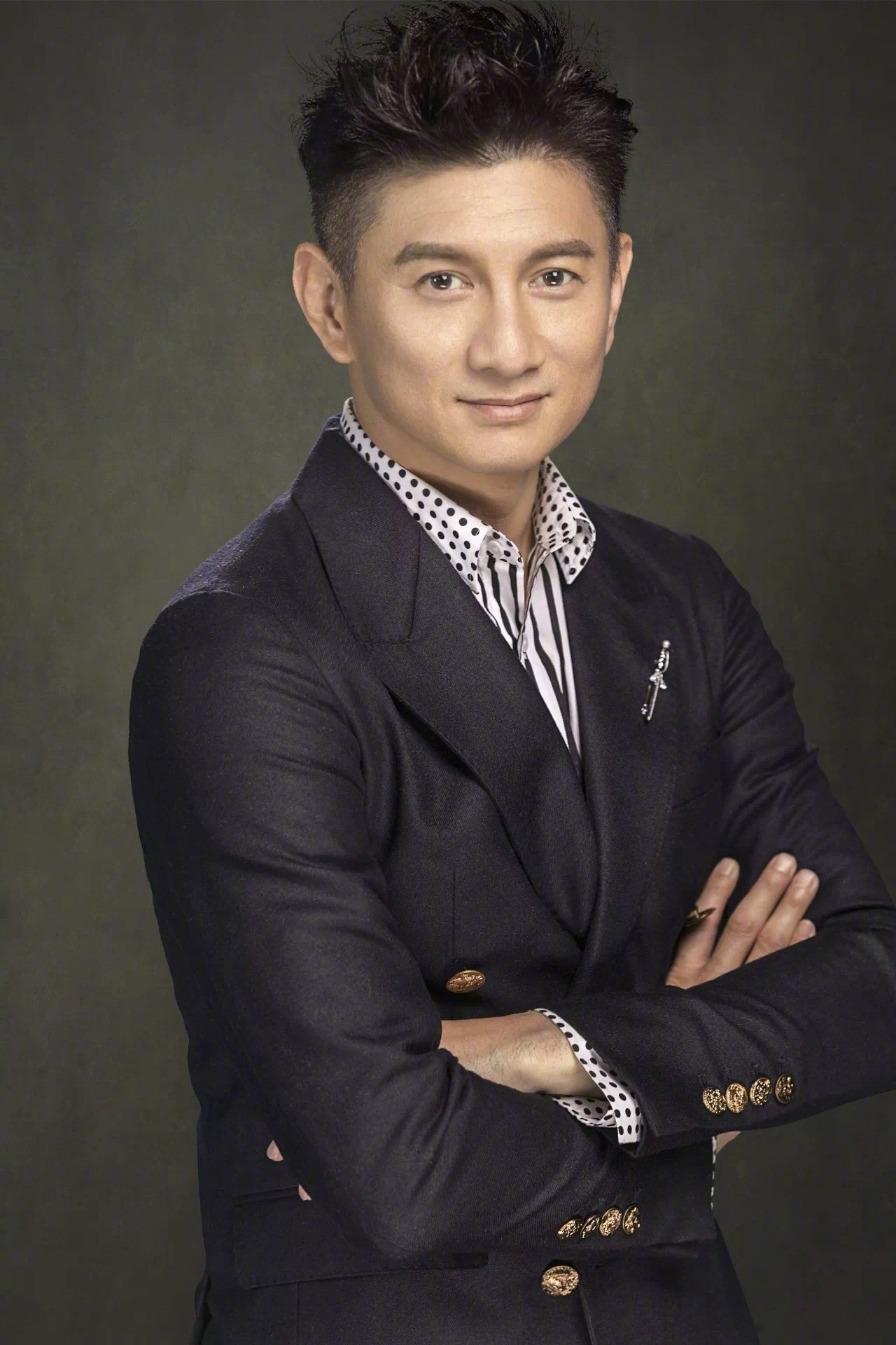 【爱撩专访吴奇隆】他是青春记忆里的霹雳虎,是征服万千少女心的四爷