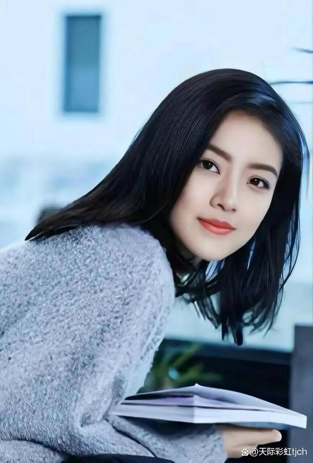 张雅玫作为一名年轻有为的中国女演员,近年来凭借自身的才华和努力