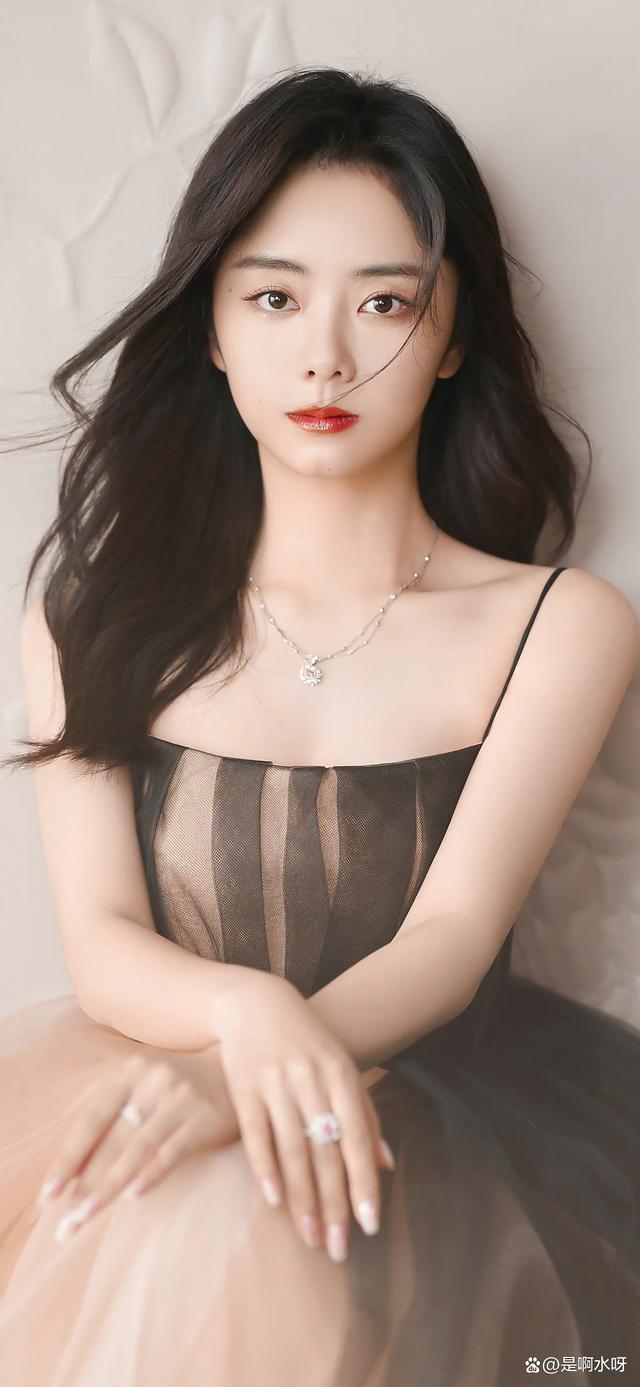 谭松韵(艺名seven,1990年5月31日出生)是中国内地的女演员.