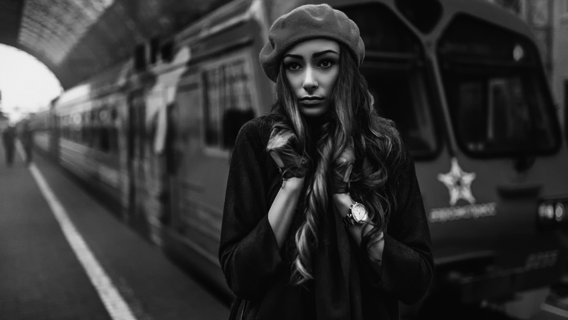 经典欧美美女黑白照艺术写真图片桌面壁纸高清(2)