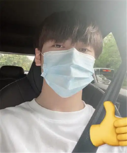 娱乐圈最帅高考生素颜参加考试无人识看清正脸后太想嫁他了