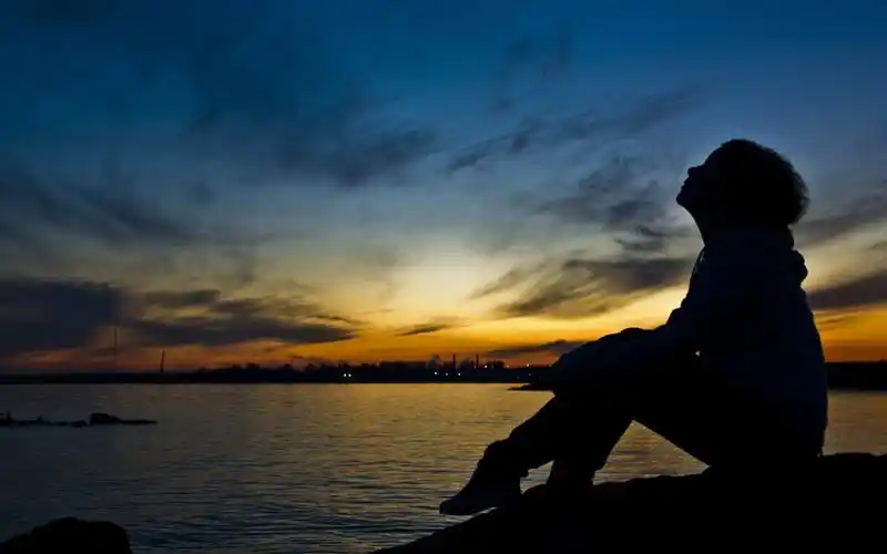 黄昏里,一个人的悲伤