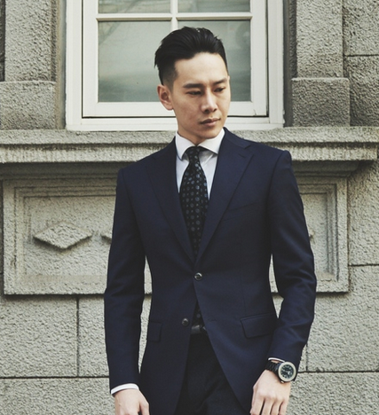 p data-id="gnwhobn4h7">西装头,是一种发型,主要用于男士,显得人