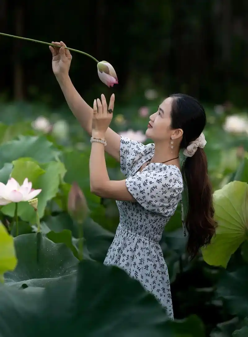 光与影人像摄影.#原创摄影 #唯美意境 #感受大自然的气息和 - 抖音