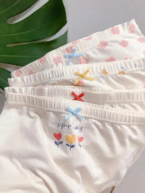 有女06的快冲不卡pp的女童小内裤60