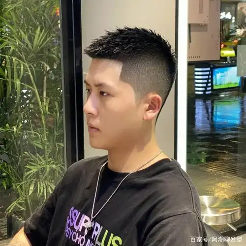 男生夏季留这3款露额短发,简单干净,更显阳光帅气!
