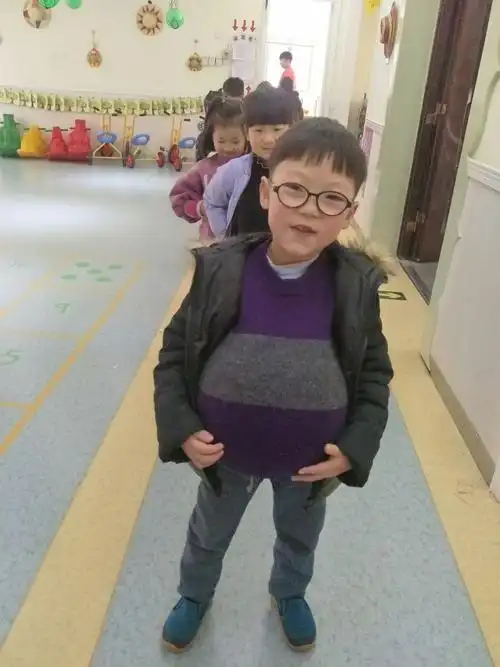 一群大肚子妈妈.