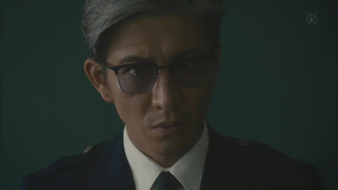 木村拓哉染银发新剧再演魔鬼教官