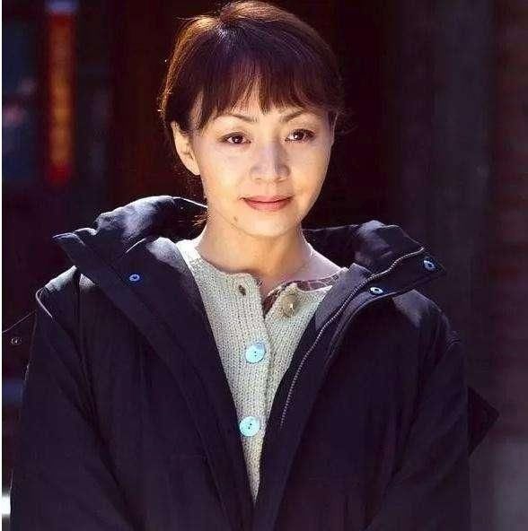 宋丹丹20岁那一年,天使面孔,魔鬼身材,网友:难怪看不上杨紫!