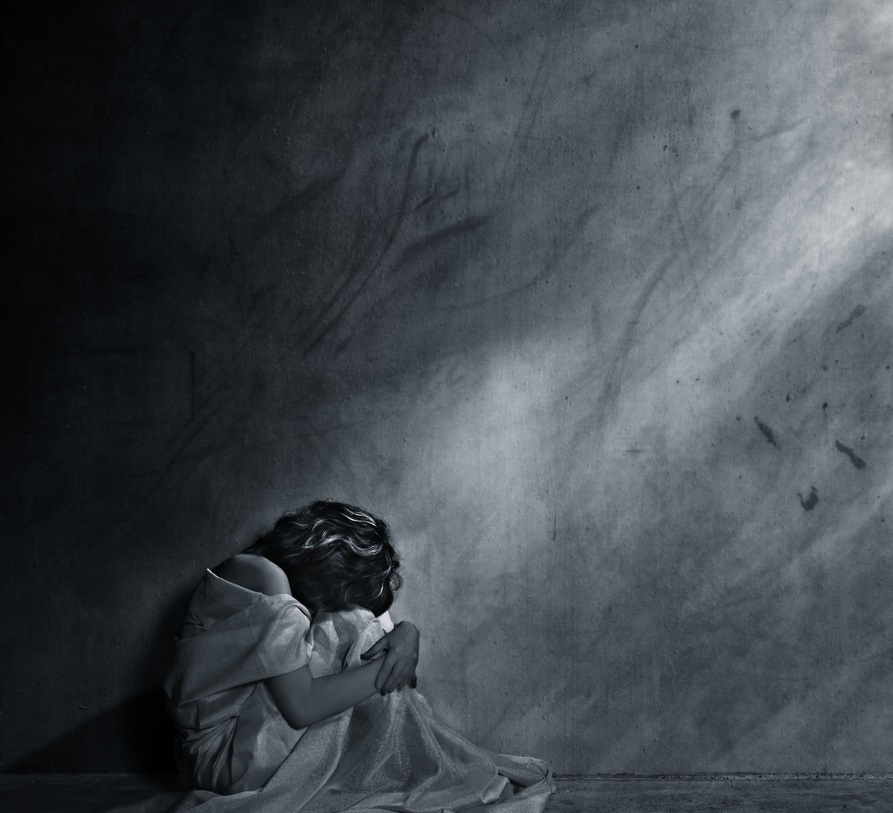 的苦痛,工作的挫败,生活的困苦,命运的坎坷,让朱尊尊的内心绝望而崩溃