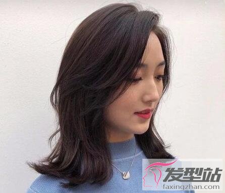 中短发女生适合什么烫发发型 外翻烫发让你美翻天