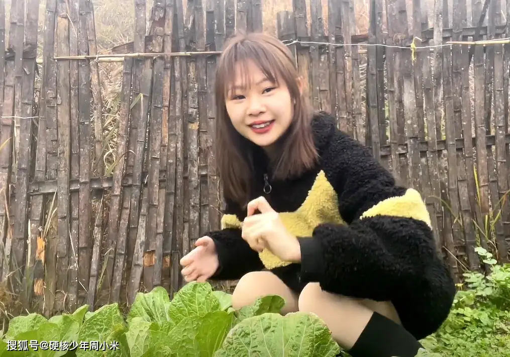 19岁女孩在农村老家"独居",一觉睡到下午,纸巾满地也不打扫_女子_生活