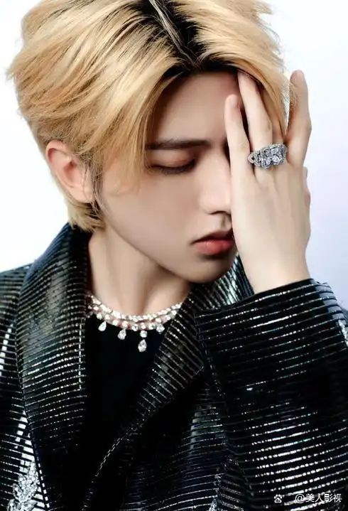 蔡徐坤出道六周年光芒依旧未来可期