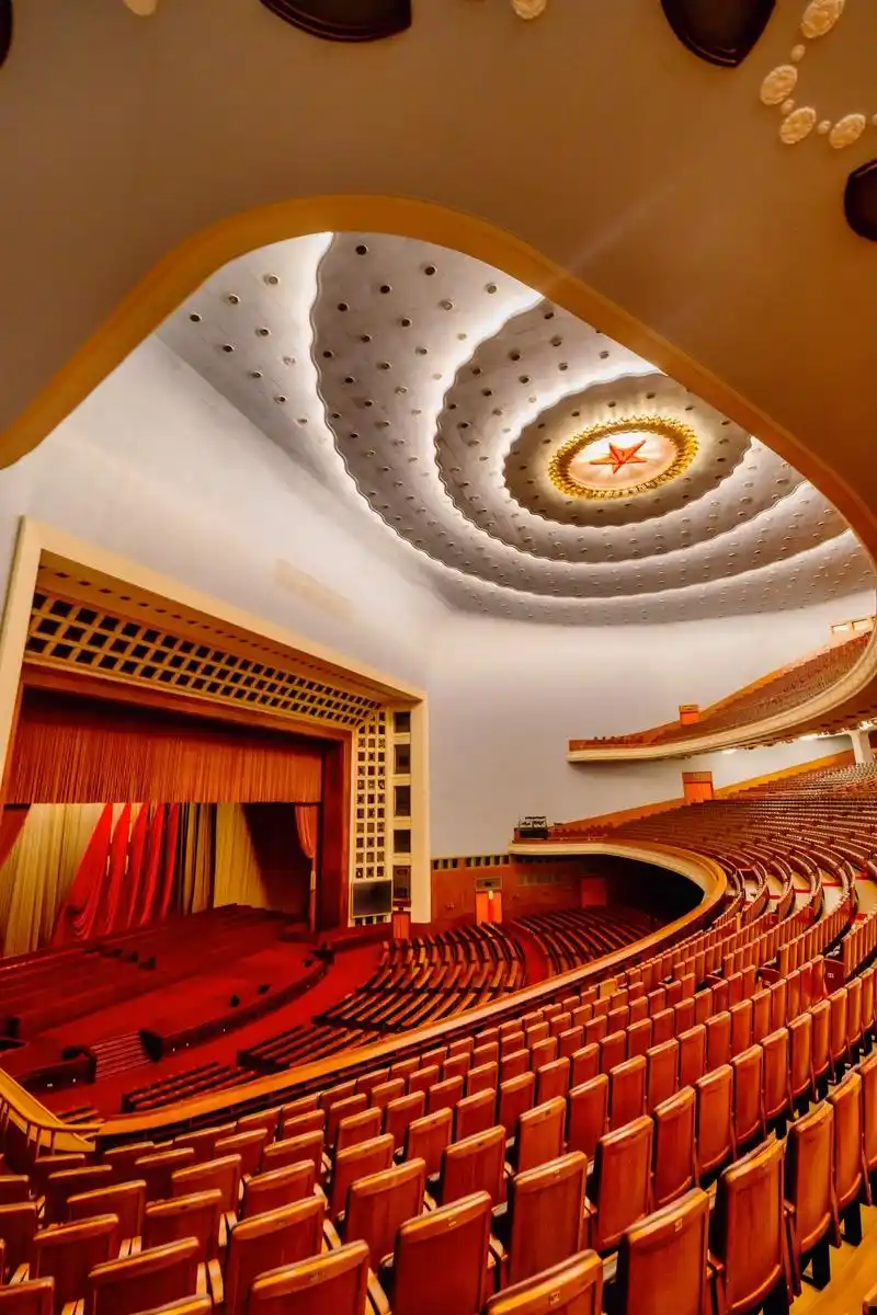 步入人民大会堂的那一刻,内心是无比震撼的,各个省份的会议厅都 - 抖