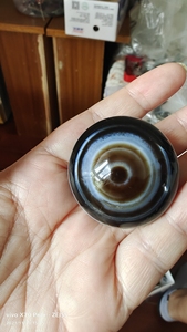 西藏天珠～天眼石一眼天珠羊眼板珠,尺寸大概是:直径41mm左