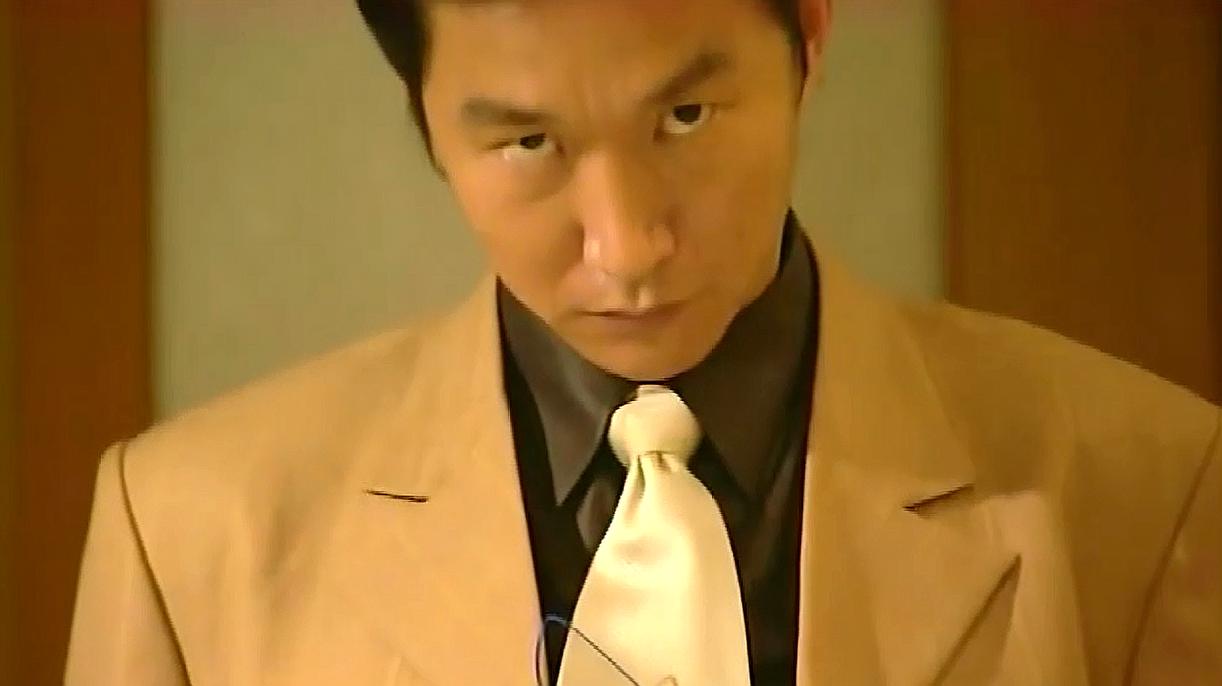 张世豪够狠的,竟绑着一身炸药来林富豪家,大不了同归于尽