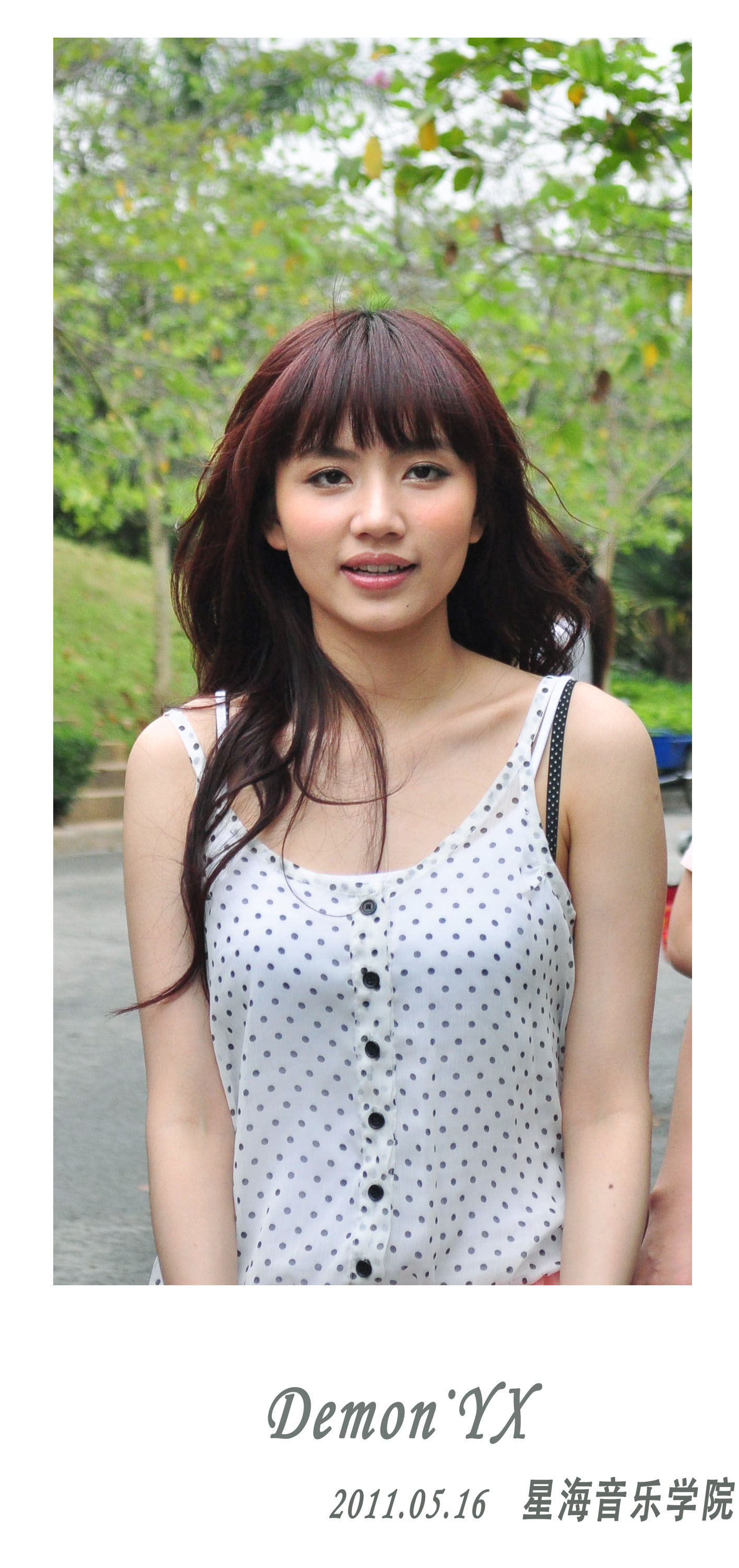 我想找图片右边里刘惜君的一系列图片.以前找到的.